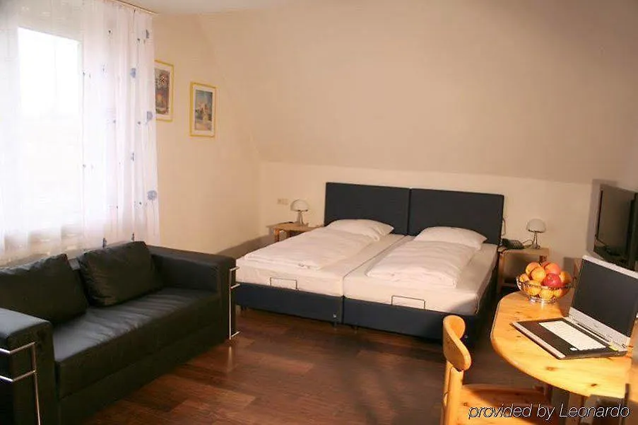 Hotel Domino Stuttgart 4*,